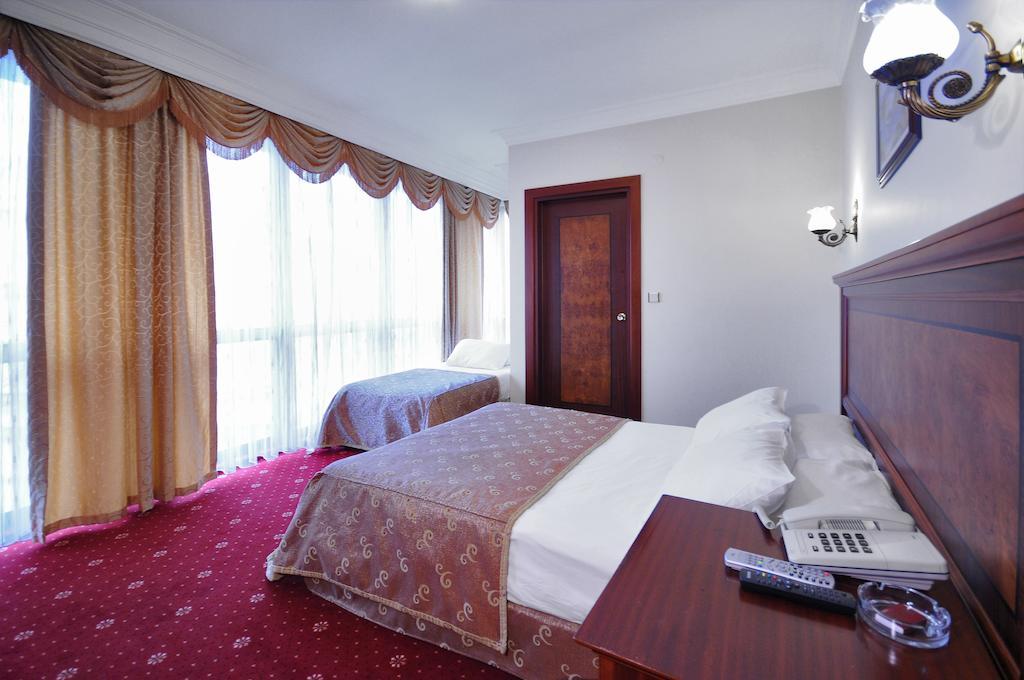 Grand Eyuboglu Hotel Istanbul Exterior foto